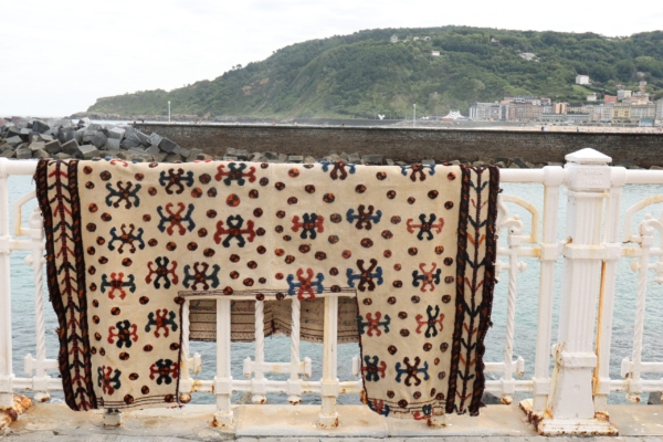 Kamseh Arabic horse blanket from Iran. 160x150 cms. - Image 2