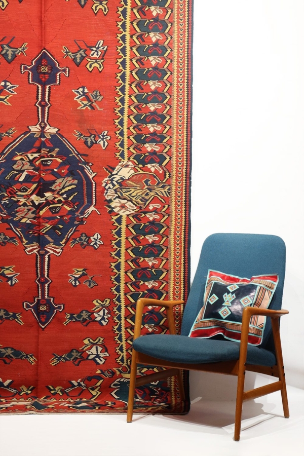 Antique kilim from Senneh, Iran. 290x155 cms. - Image 2