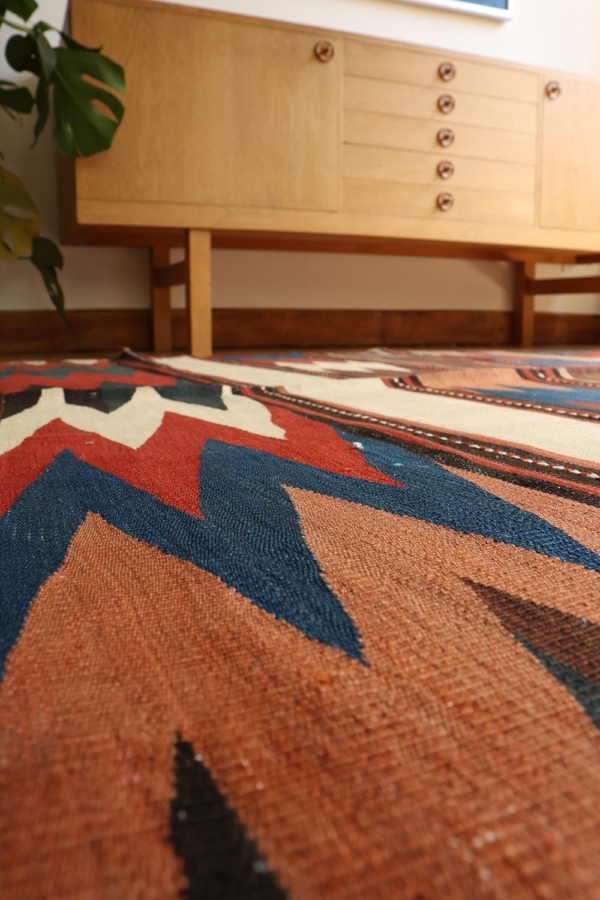 Kilim antiguo de Sirvan, Azerbaiyán. 252x158 cms. - Imagen 5