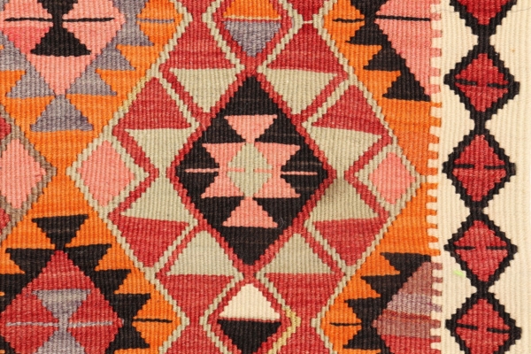 Kilim from Malatya, Turkey. 132x95 cms. - Image 5