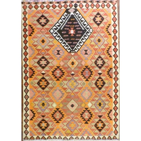 Kilim de Malatya, Turquía. 132x95 cms.
