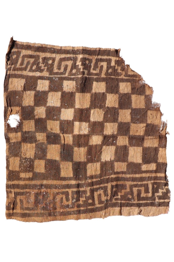 Antique Chancay textile from Peru. 43,5x45 cms