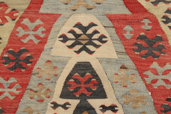 Kilim from Karaburna, Turkey. 163x125 cms. - Image 4