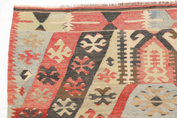Kilim from Karaburna, Turkey. 163x125 cms. - Image 5