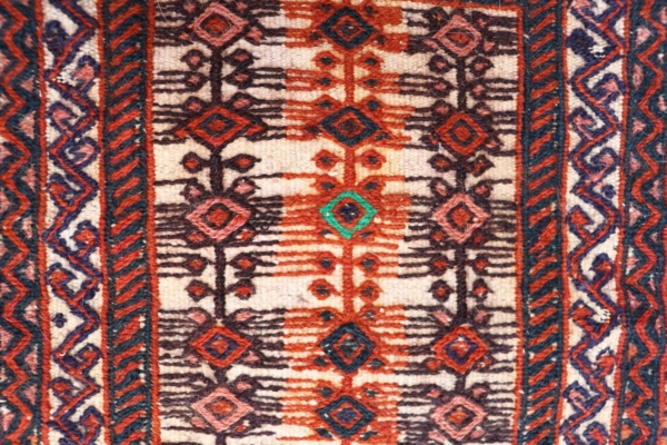 Semi-antique Bakhtiari bag or chanteh from Iran. 44x37 cms - Image 5