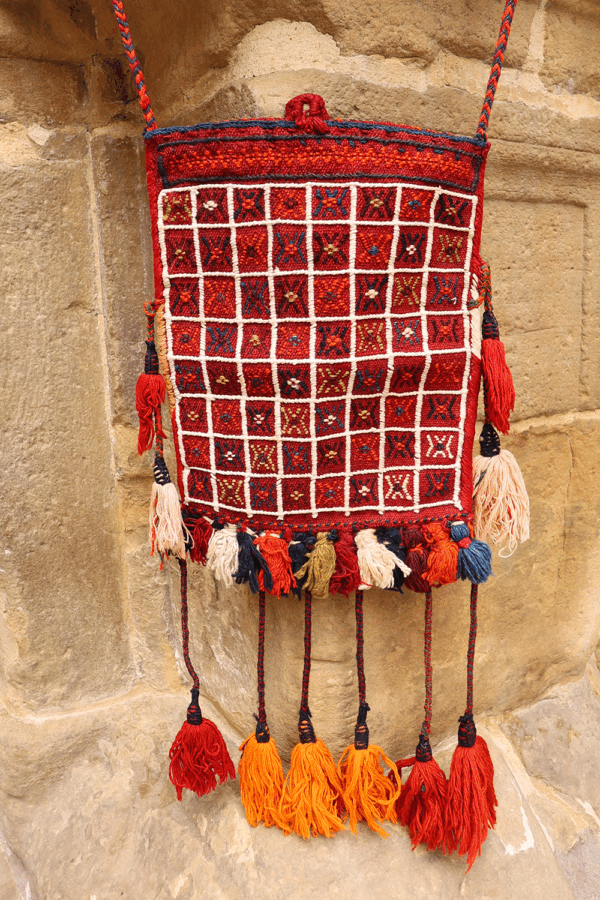 Bolsa o chanteh semi antigua Qashqai, Irán. 41x31 cms - Imagen 4