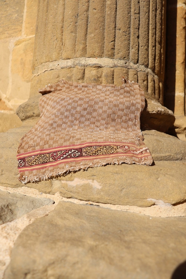 Chancay textile from Peru. 23x20 cms - Image 3