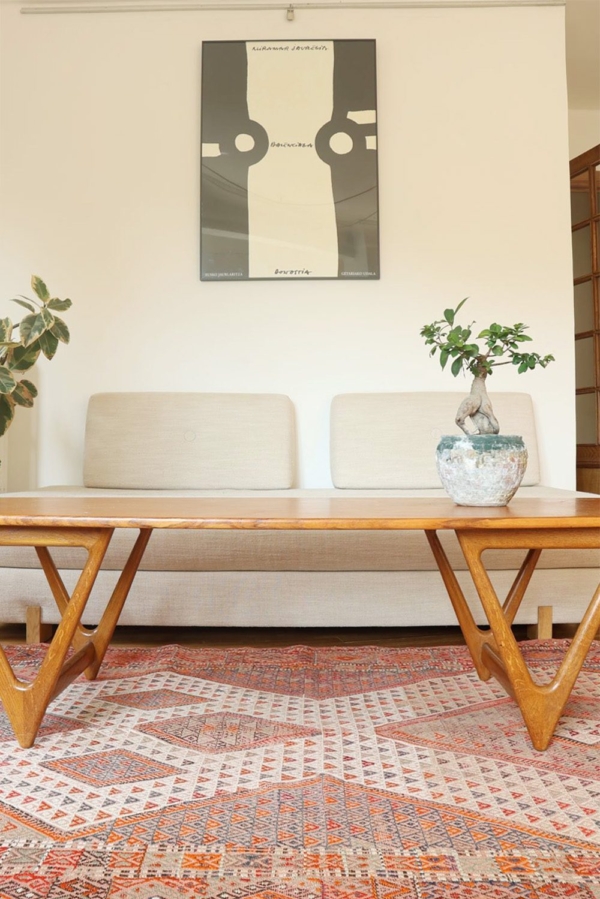 Kilim semi antiguo de Karapinar, Turquía. 325x130 cms.