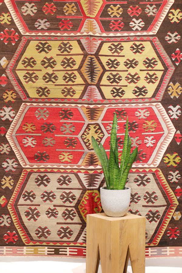Kilim sem antiguo de Dalakci, Turquía. 255x174 cms.