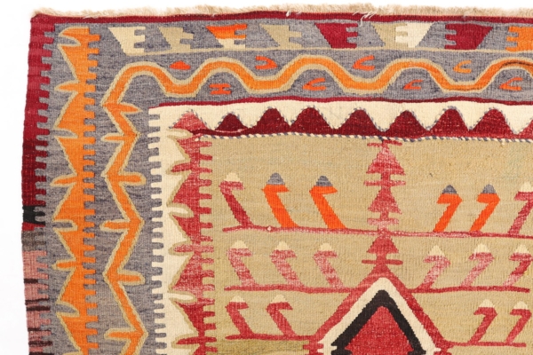 Kilim from Akviran, Turkey. 132x111  cms. - Image 2