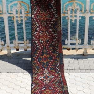 Kilim antiguo, Turquía. 241x46 cms
