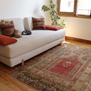 Antique Avanos rug from Turkey. 208x131 cms