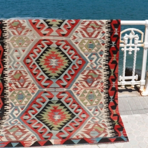 Vintage Esme kilim from Turkey. 206x150 cms
