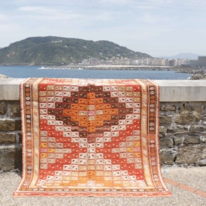 kilim vintage de Balıkesir, Turquía. 234x156 cms
