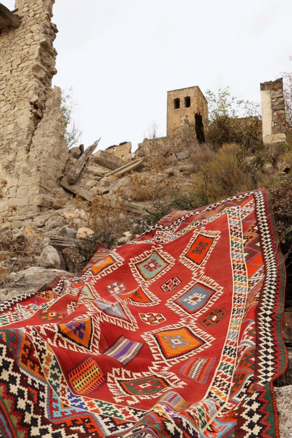 Vintage Qashqai kilim from Iran. 246x164 cms - Image 12