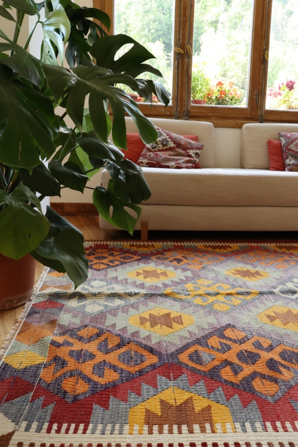 Vintage Acipayam kilim from Turkey. 248x163 cms
