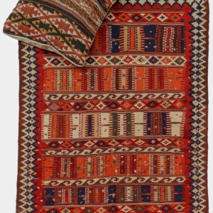 Vintage Qashqai kilim from Iran. 192x121 cms