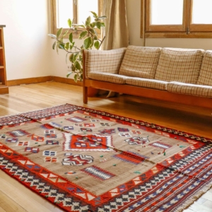 Vintage Qashqai kilim from Iran. 220x150 cms