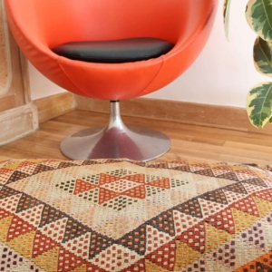 Almohadón vintage de Yesilova, Turquía. 90x52 cms