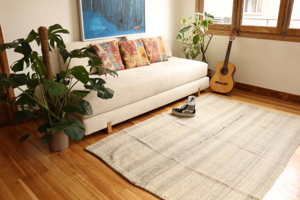 Vintage Qashqai kilim from Iran. 190x136 cms - Image 2