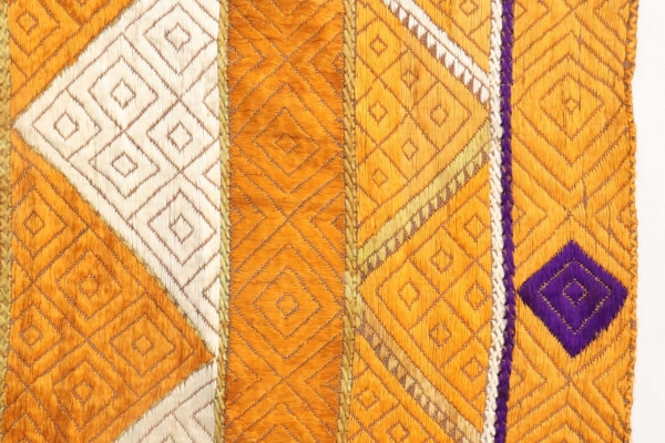 Antique silk Pulhari from India or Pakistan. 250x120 cms - Image 3