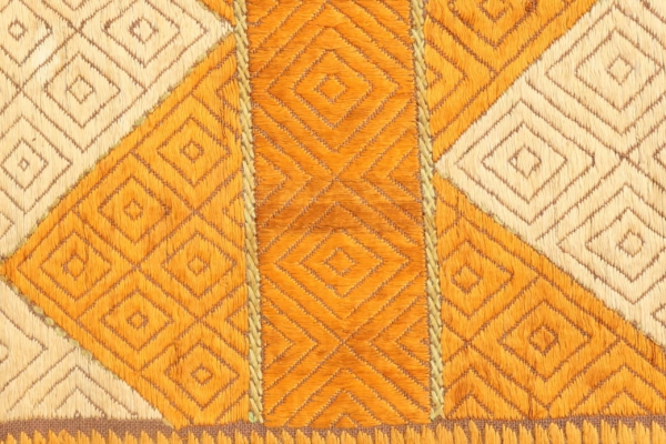 Antique silk Pulhari from India or Pakistan. 250x120 cms - Image 4