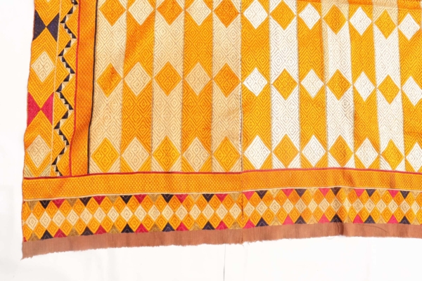 Antique silk Pulkhari from India or Pakistan. 230×142 cms - Image 3