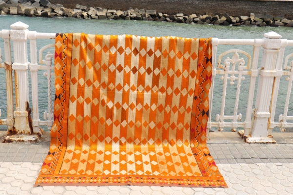 Antique silk Pulkhari from India or Pakistan. 230×142 cms - Image 5