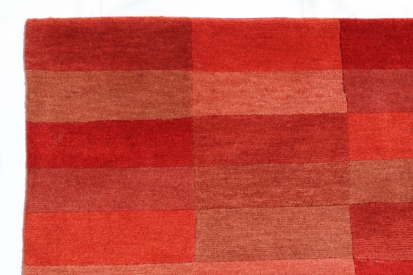 "Medallion" rug from Nepal. 253x77 cms - Image 2