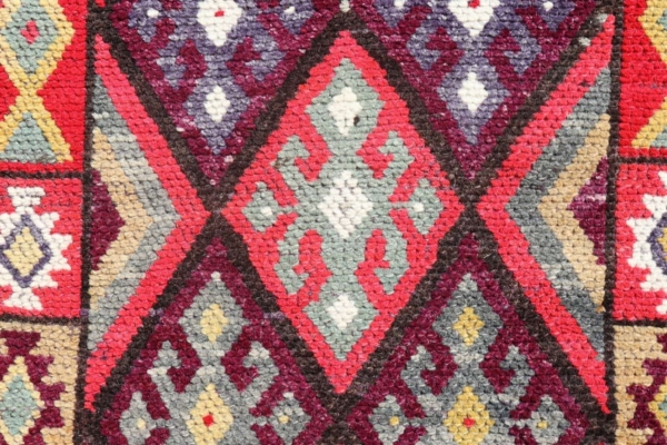 Vintage Herki rug from Iraq. 342x88 cms - Image 4