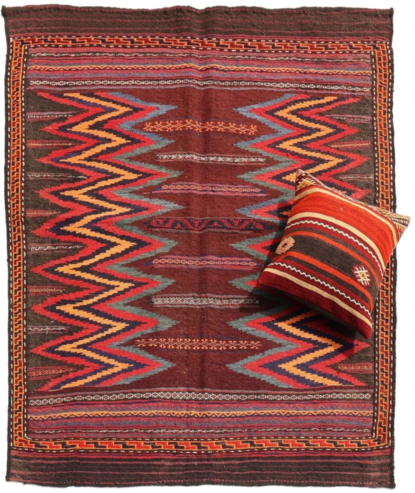 Semi-antique Baluch kilim from Afghanistan. 152x128 cms