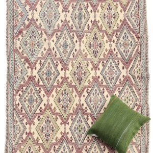 Vintage Nuzumla kilim from Turkey. 160x120 cms