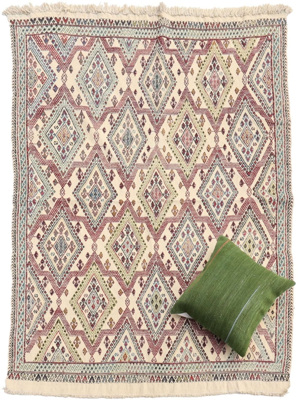 Vintage Nuzumla kilim from Turkey. 160x120 cms