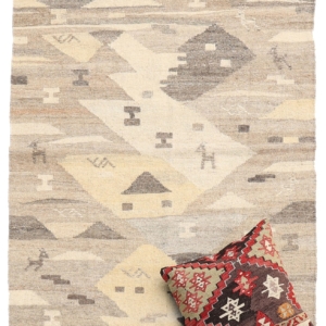 Qashqai kilim from Iran. 157x107 cms