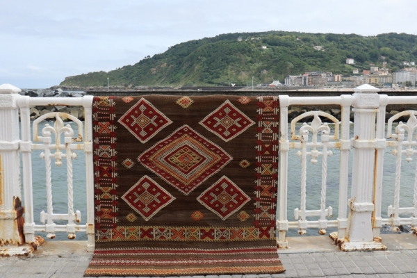 Semi-antique Sivrihisar kilim from Turkey. 163x115 cms - Image 4