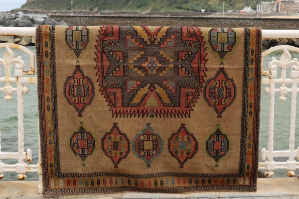 Semi antique Obruk kilim from Turkey. 150x128 cms - Image 4