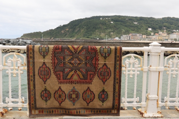 Semi antique Obruk kilim from Turkey. 150x128 cms