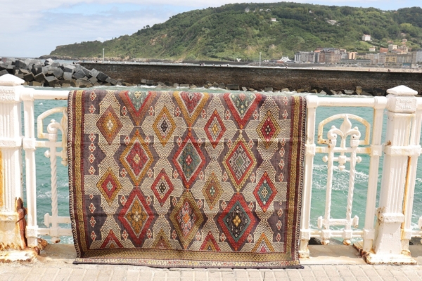 Vintage Obruk kilim from Turkey. 152x133 cms
