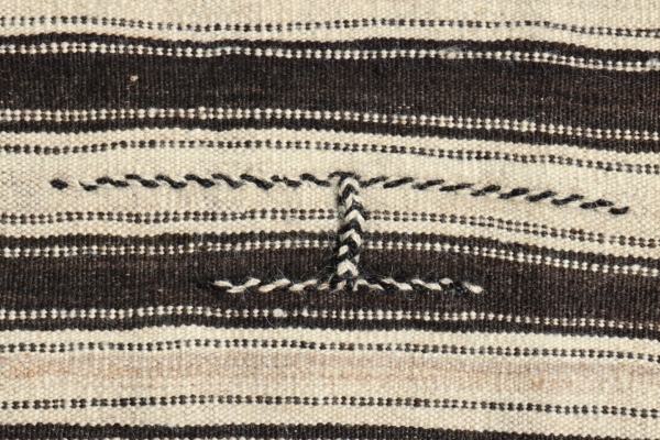 Qashqai semi-antique kilim from Iran. 134x131 cms - Image 6