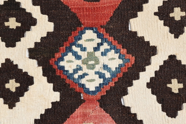 Antique Sirvan kilim from Azerbaijan. 172x110 cms - Image 7