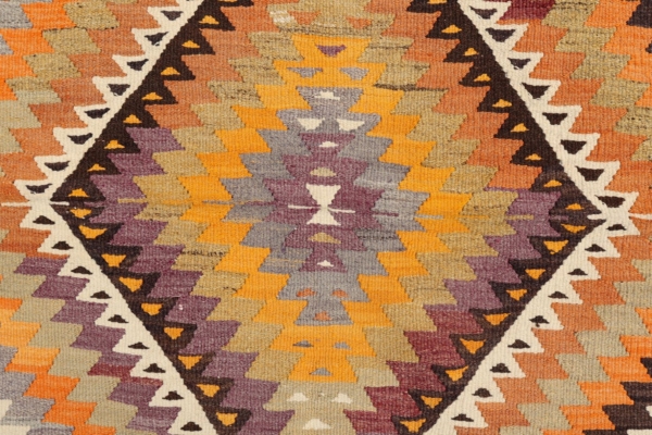 Semi-antique kilim from Antalya, Turkey. 142x112 cms. - Image 4
