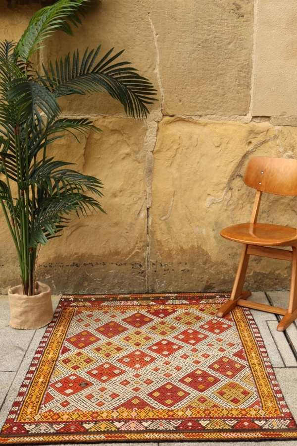 Semi antique kilim from Sivrihisar, Turkey. 143x96 cms. - Image 2