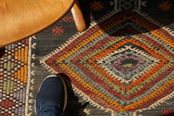 Kilim semi antiguo de Mugla, Turquía. 106x90 cms - Imagen 5