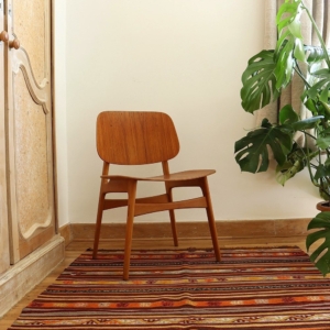 Semi antique Selendi kilim from Turkey. 175x113 cms