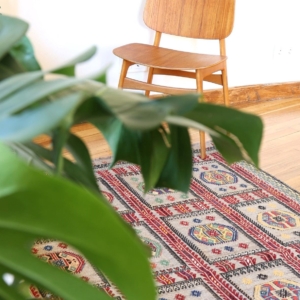 Semi-antique Karapinar kilim from Turkey. 195x135 cms