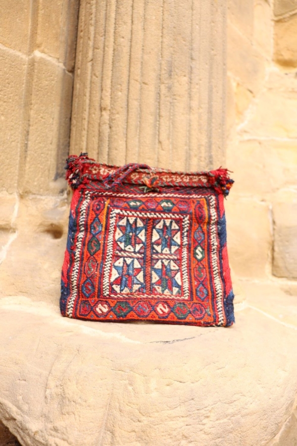 Semi-antique Qashqai bag or chanteh from Iran. 30x30 cms - Image 2