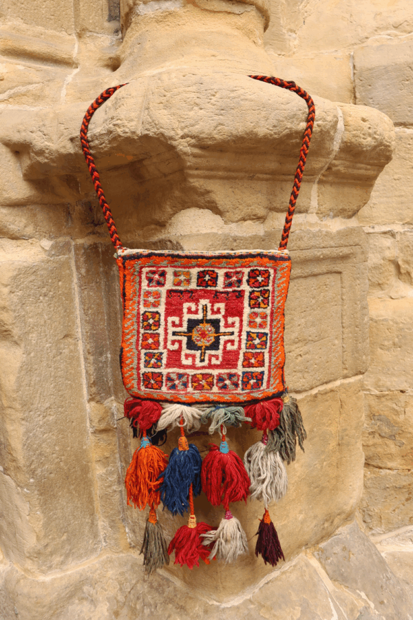 Vintage Qashqai bag or chanteh from Iran. 31x28 cms - Image 3