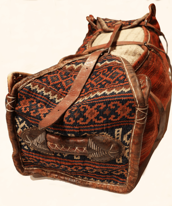 Maleta o mafrash Qashqai antiguo, Irán. 35x104x28 cms