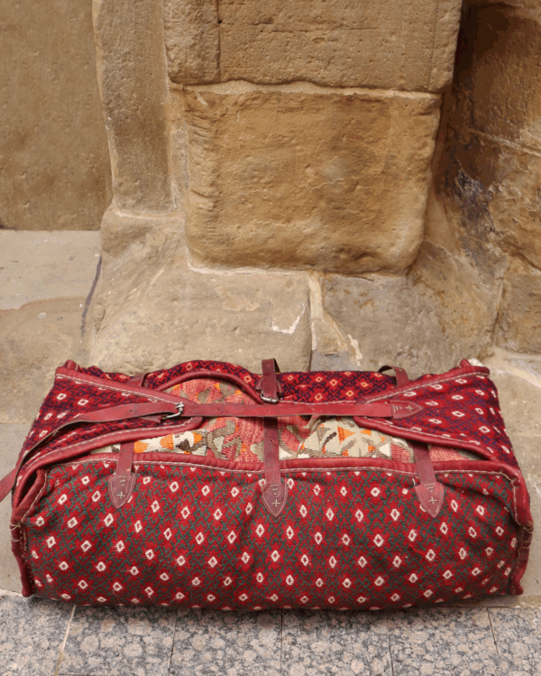Semi-antique Qashqai mafrash suitcase from Iran. 45x100x30 cms - Image 9