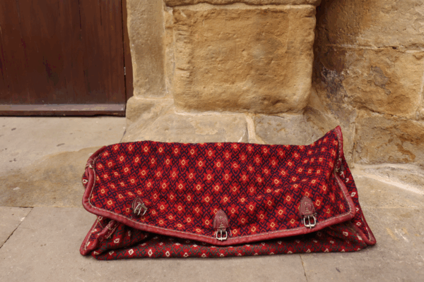 Semi-antique Qashqai mafrash suitcase from Iran. 45x100x30 cms - Image 11